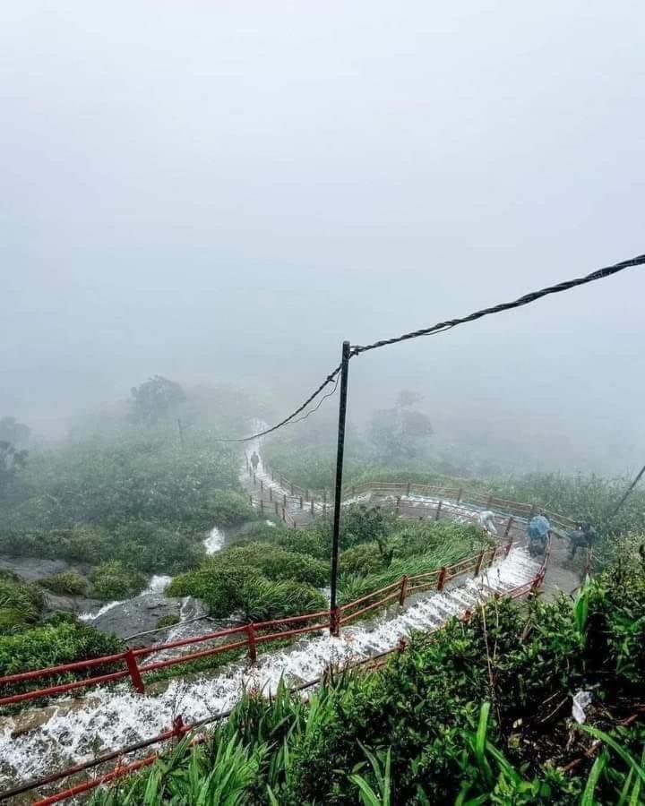 Vinish Inn Nallathanniya Exterior foto